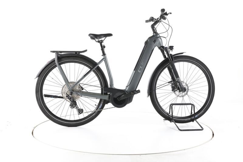 Cube Kathmandu Hybrid para 750 2023 | cinzento | 28" | 50 cm | 500 - 3000 km, image 1 of 5