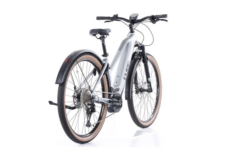 Cube Nuride Hybrid EXC Allroad (2022) | Trapez | silber | 28" | S | 3000 - 4000 km | Schwalbe schwarz/beige | Sattel schwarz 2