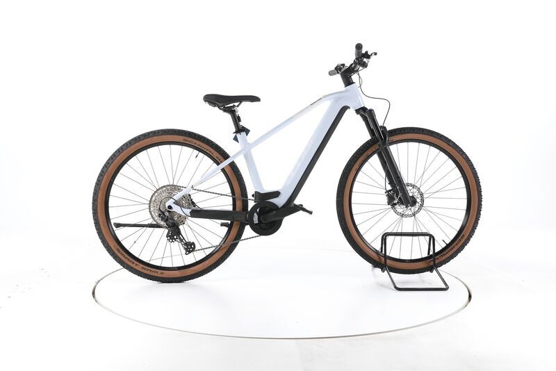 Cube Reaction Hybrid pour 2023 | blanc | 29" | L | 500 - 3000 km, image 1 of 5