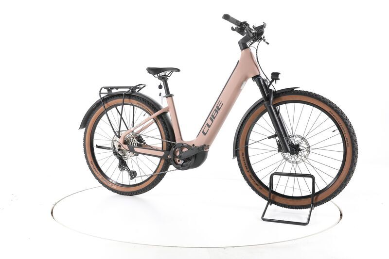 Cube Reaction Hybrid for 2023 | pink | 27.5" | M | < 500 km, image 2 of 5