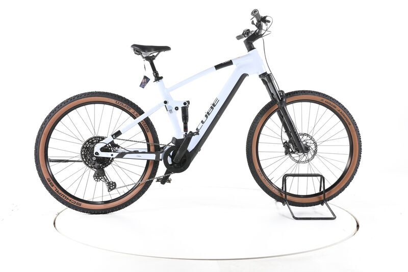 Cube Stereo Hybrid 120 for 2023 | white | 29" | XL | 500 - 3000 km, image 1 of 5