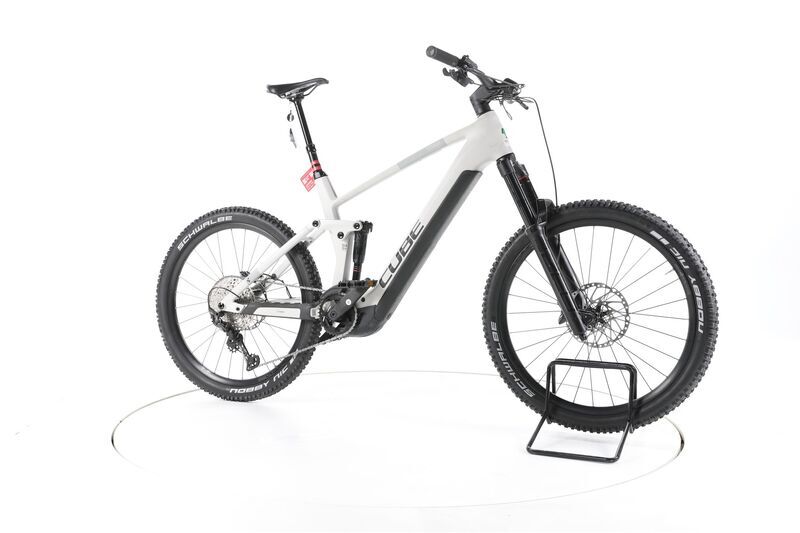 Cube Stereo Hybrid 160 HPC SLX 2023 | white | 27,5" | XL | <500 km 1