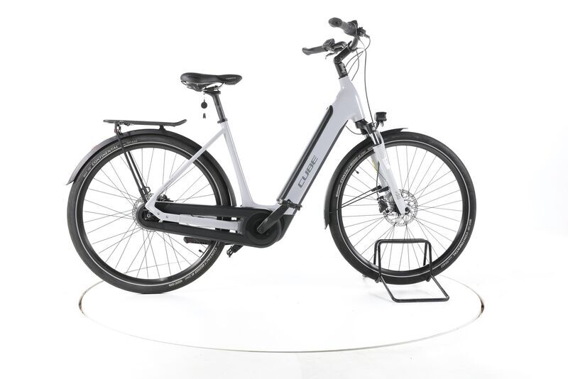 Cube Supreme Hybrid ONE 2022 | hvid | 28" | 54 cm | 500 - 3000 km, image 1 of 5
