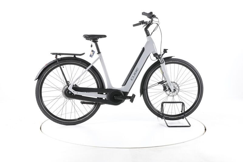 Cube Supreme Hybrid ONE 2022 | grey | 28" | 54 cm | 500 - 3000 km, image 1 of 5