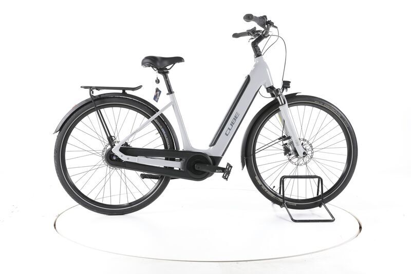 Cube Supreme Hybrid ONE 2022 | grey | 28" | 50 cm | < 500 km, image 1 of 5