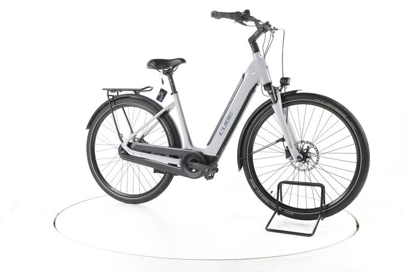 Cube Supreme Hybrid ONE 2022 | grey | 28" | 50 cm | < 500 km, image 2 of 5