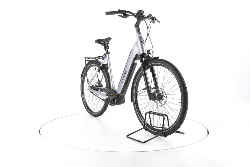 Cube Supreme Hybrid SL 2022 | stříbrná | 28" | 58 cm | 500 - 3000 km, image 3 of 5