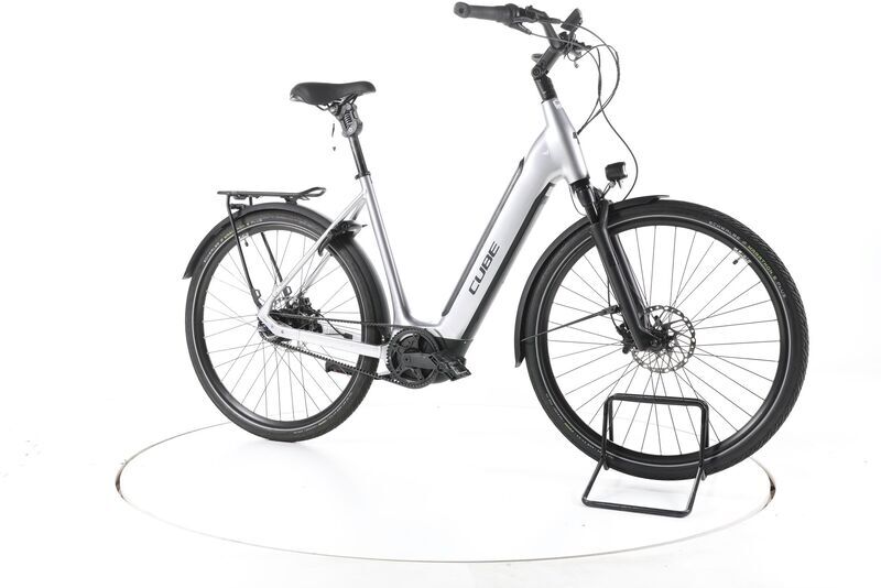 Cube Supreme Hybrid SLX 2023 | stříbrná | 28" | 58 cm | 500 - 3000 km, image 2 of 5