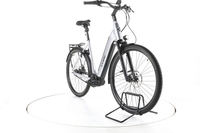 Cube Supreme Hybrid SLX 2023 | stříbrná | 28" | 58 cm | 500 - 3000 km, image 3 of 5