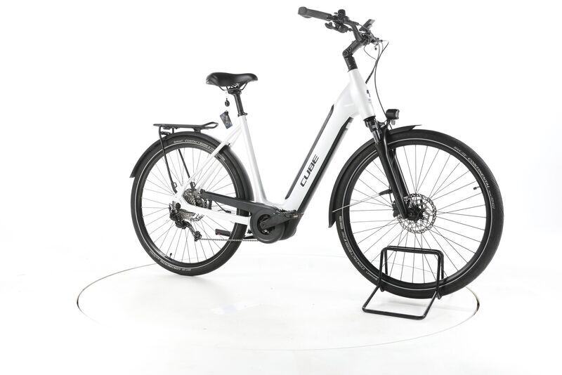 Cube Supreme Sport Hybrid ONE 2023 | white | 28" | L | 500 - 3000 km, image 1 of 4