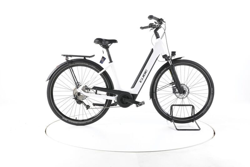 Cube Supreme Sport Hybrid ONE 2023 | biały | 28" | 46 cm | < 500 km, image 1 of 5
