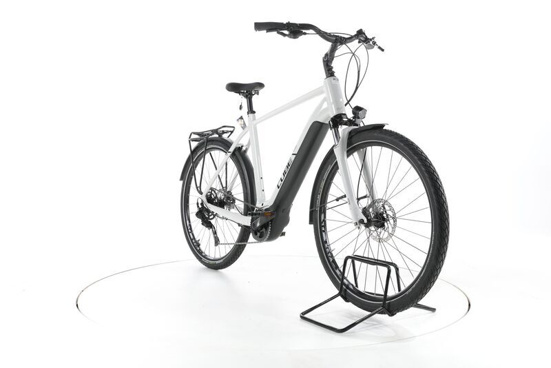 Cube Touring Hybrid ONE 2025 | bianco | 28" | 62 cm | >3000 km 2