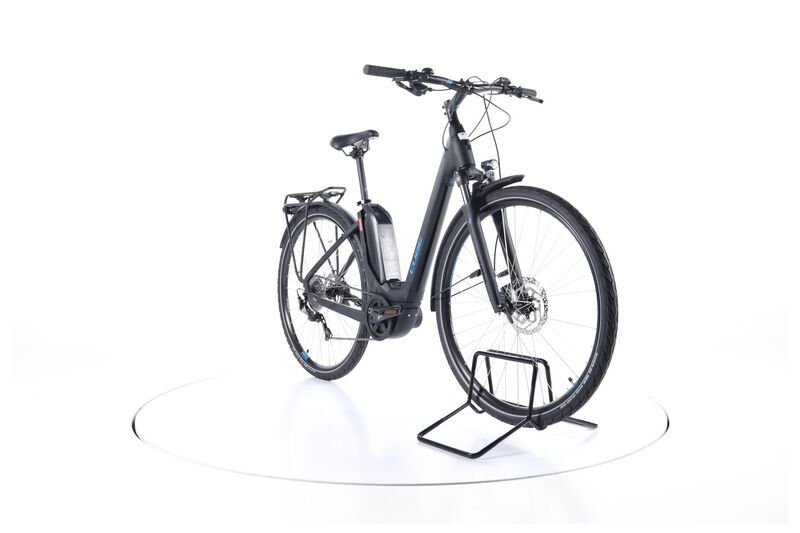 Cube Touring Hybrid One (2020) | Tiefeinsteiger | schwarz/blau | 28" | 46 cm | 100 - 500 km 3