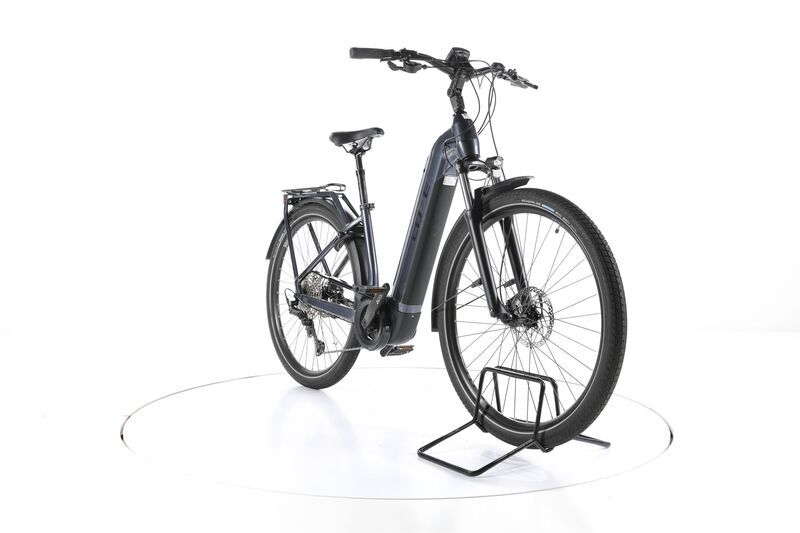 Cube Touring Hybrid Pro 2022 | schwarz | 28" | 46 cm | < 500 km 2