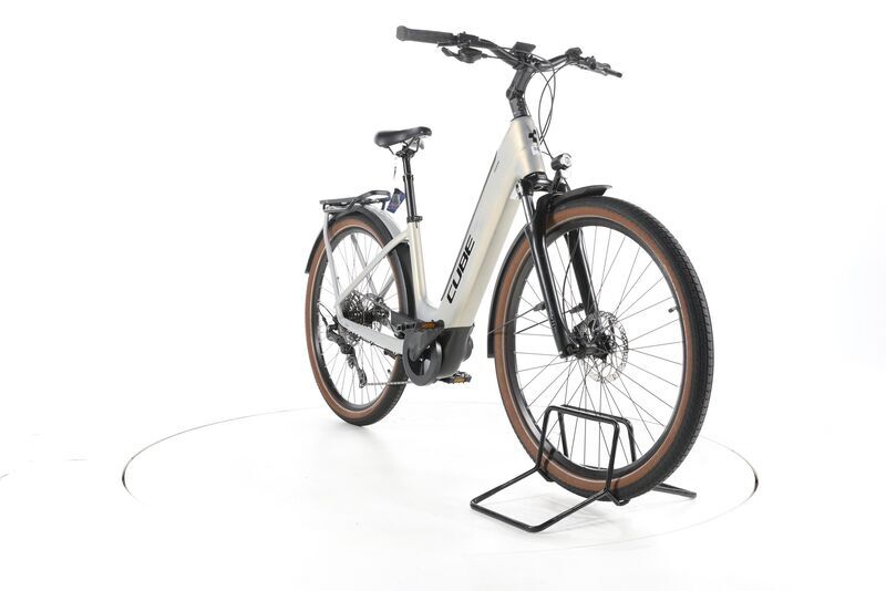 Cube Touring Hybrid Pro 2024 | grey | 28" | 46 cm | 500 - 3000 km, image 2 of 4