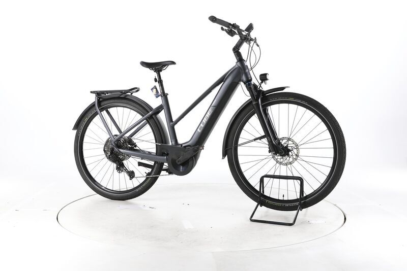 Cube Touring Hybrid Pro 2025 | negro | 28" | 50 cm | 500 - 3000 km, image 2 of 5
