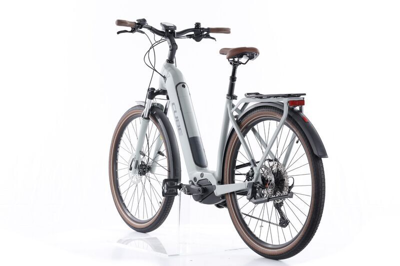 Cube Touring Hybrid Pro (2022) | Tiefeinsteiger | grau | 28" | M | 100 - 500 km 3
