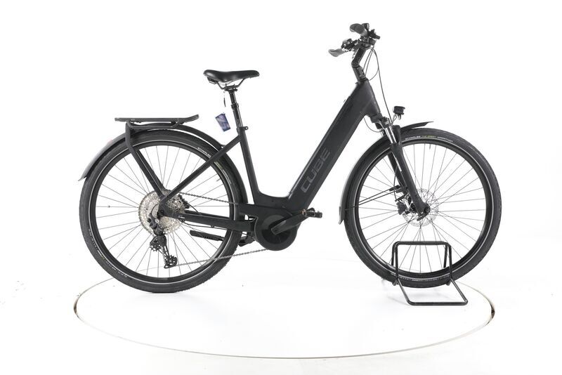 Cube Touring Hybrid pro 625 2023 | černá | 28" | 50 cm | 500 - 3000 km, image 1 of 5