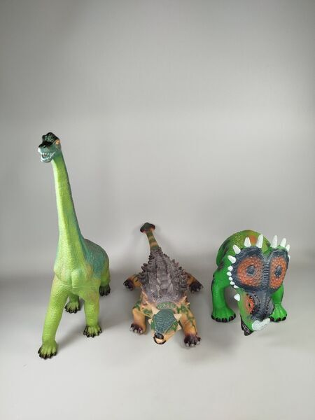 Dinosaurier Figuren Set von 3 - Brachiosaurus, Triceratops, Ankylosaurus | mehrfarbig 3
