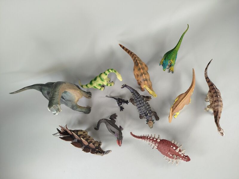 Dinosaurier Spielfiguren Set von 11 - verschiedene Arten | mehrfarbig 2
