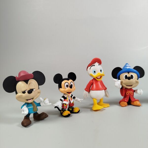 Diverse Figuren-Set -8 Stück - Disney und Cartoon-Charaktere | mehrfarbig 2