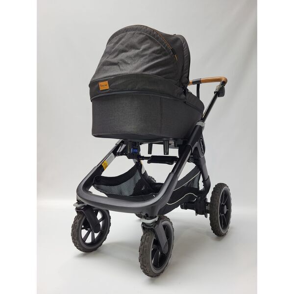 Emmaljunga NXT90 Flat outdoor 2-in-1 stroller | black, image 2 of 5