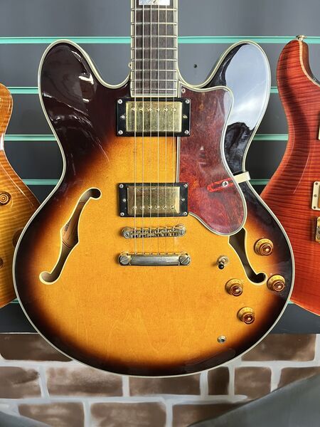 Epiphone Sheraton II Vintage Sunburst 2004 Semi-Hollow Electric Guitar | Vintage Sunburst, image 4 of 5