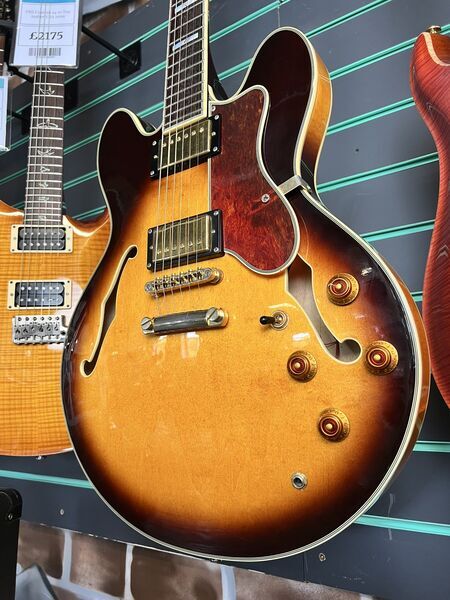 Epiphone Sheraton II Vintage Sunburst 2004 Semi-Hollow Electric Guitar | Vintage Sunburst, image 5 of 5