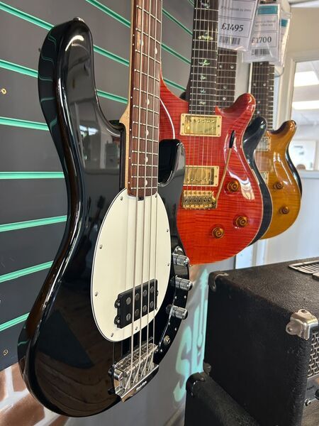 Ernie Ball Music Man StingRay 2 EQ H Black 2010 Electric Bass | black, image 3 of 5