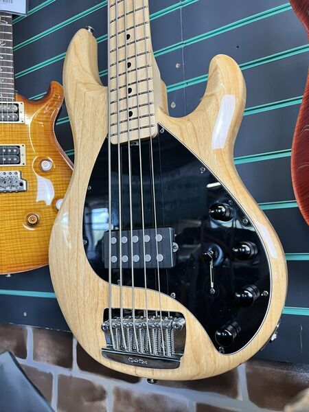 Ernie Ball Musicman StingRay5 H Natural Gloss 2013 Electric Bass Guitar | Natural Gloss, image 5 of 5