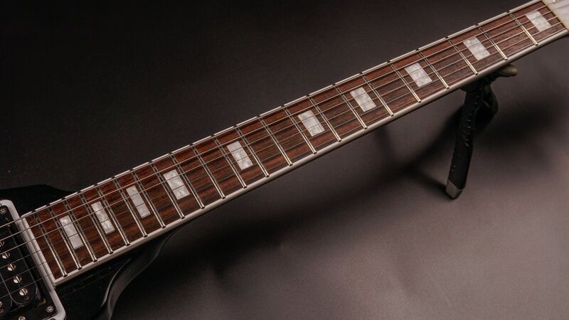 ESP Edwards E-FV-LTD Black – Flying V | black, image 4 of 5