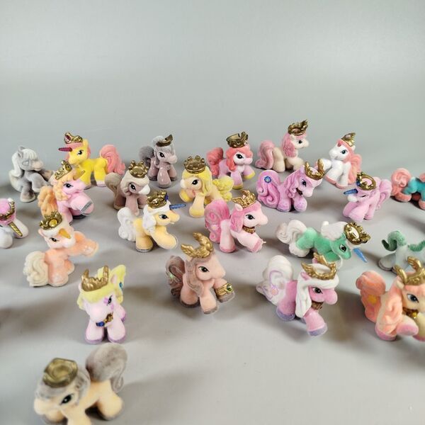 Fantasy Pony Figuren Set - Kronen, Einhörner, Flügel | mehrfarbig 3