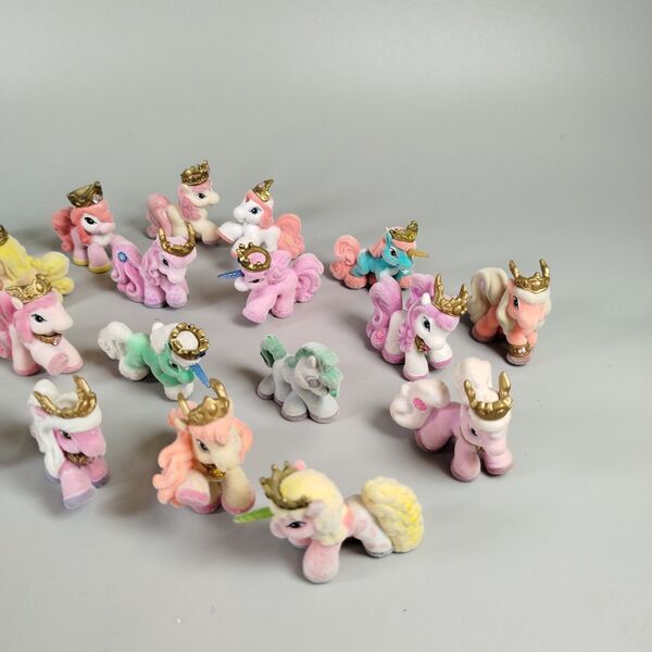 Fantasy Pony Figuren Set - Kronen, Einhörner, Flügel | mehrfarbig 4
