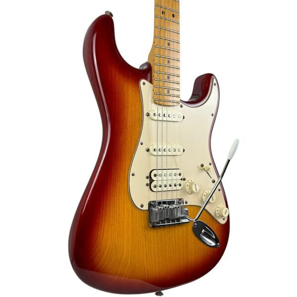 Fender American Deluxe Stratocaster 2005 - Cherry Sunburst | Cherry Sunburst, image 1 of 4