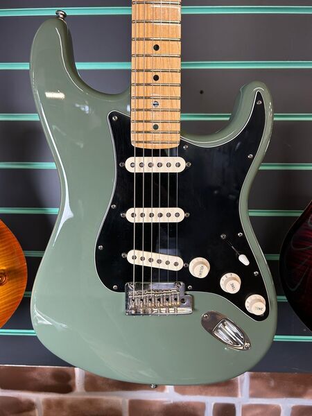 Fender American Professional Stratocaster Antique Olive 2017 Electric Guitar | Original, image 4 of 5