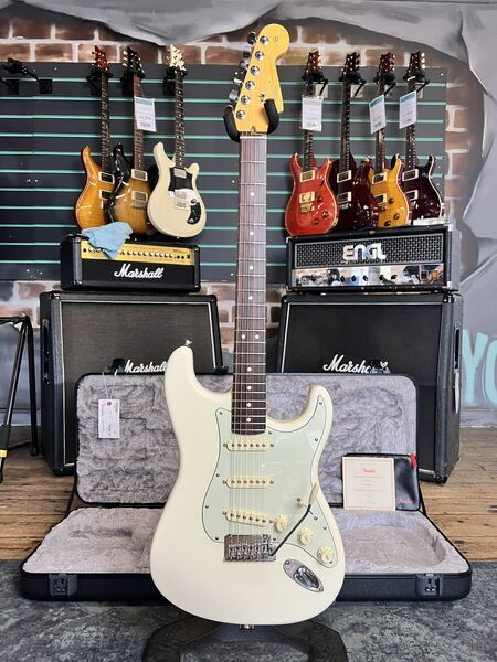 Fender American Professional II Stratocaster Olympic White 2021 Modified Electri | Olympic White, image 1 of 5