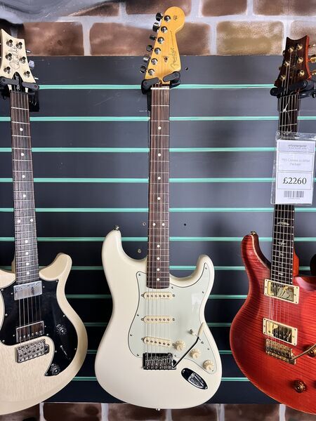 Fender American Professional II Stratocaster Olympic White 2021 Modified Electri | Olympic White, image 2 of 5