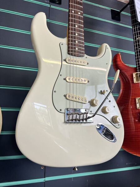Fender American Professional II Stratocaster Olympic White 2021 Modified Electri | Olympic White, image 3 of 5
