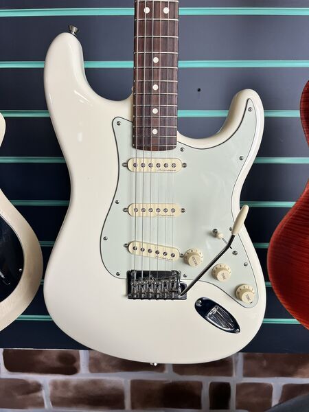 Fender American Professional II Stratocaster Olympic White 2021 Modified Electri | Olympic White, image 4 of 5