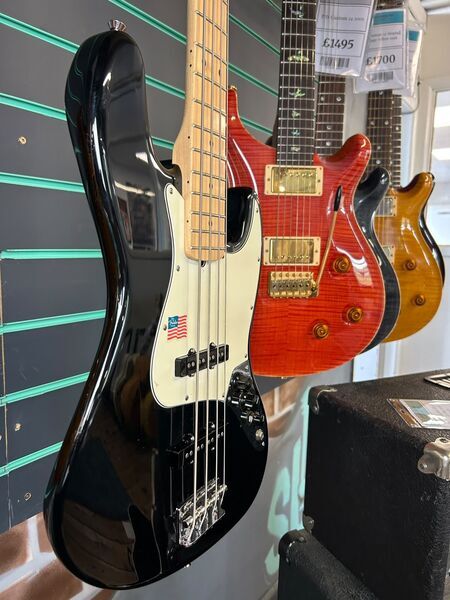 Fender American Series Jazz Bass Black 2007 Electric Bass | black, image 3 of 5