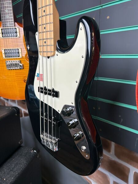 Fender American Series Jazz Bass Black 2007 Electric Bass | black, image 5 of 5