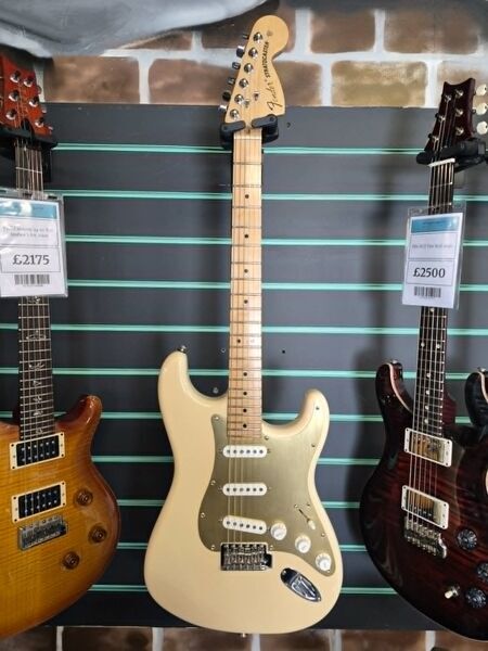 Fender American Special Stratocaster Olympic White 2018 Electric Guitar | Olympic White, image 2 of 5