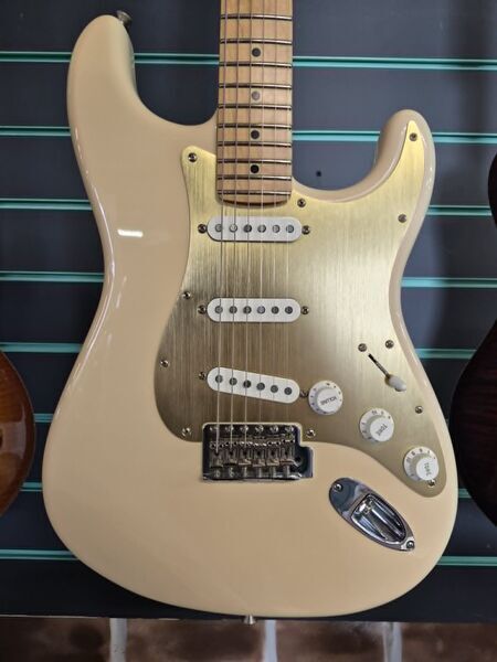 Fender American Special Stratocaster Olympic White 2018 Electric Guitar | Olympic White, image 5 of 5