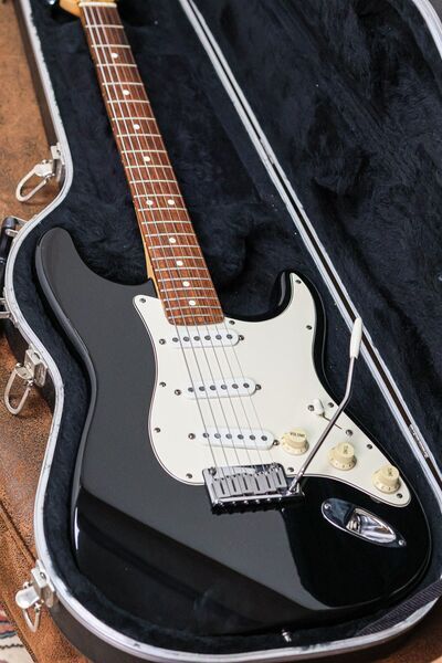 Fender American Standard Stratocaster 1995 | čierna | čierna, image 4 of 5