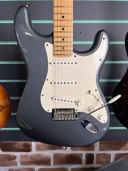 Fender American Standard Stratocaster Charcoal Frost Metallic 2008 Electric Guit | Charcoal Metallic, image 3 of 5