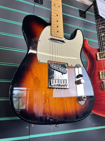 Fender American Standard Telecaster 2-Color Sunburst 2014 Electric Guitar | sunburst, image 4 of 5