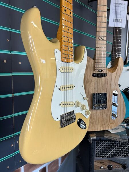 Fender American Vintage II '57 Stratocaster Vintage Blonde 2023 Electric Guitar | Vintage Blonde, image 3 of 5