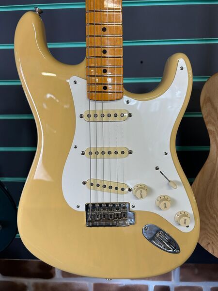 Fender American Vintage II '57 Stratocaster Vintage Blonde 2023 Electric Guitar | Vintage Blonde, image 4 of 5