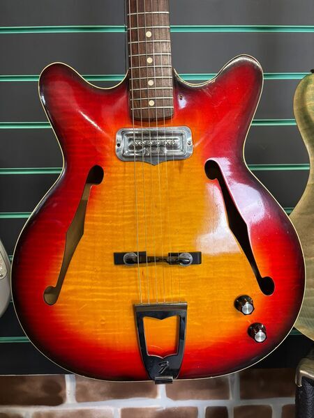 Fender Coronado I Sunburst 1966 Hollow Electric Guitar | sunburst, image 2 of 5