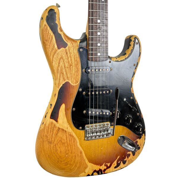 Fender Japan 72 Reissue Stratocaster 1984-1987 - Heavy Relic Sunburst | relic sunburst, image 2 of 5
